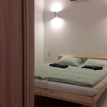 Family 5 Apartment *